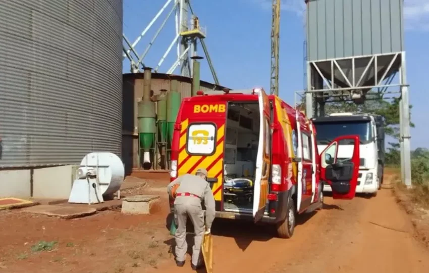  Bombeiros realizam resgate de trabalhador que caiu dentro de silo no Paraná