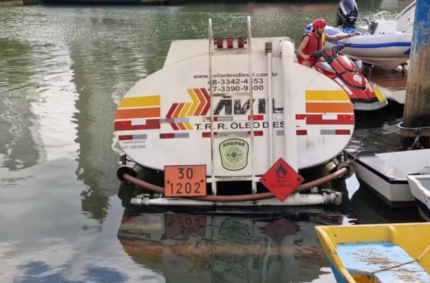  Motorista morre após caminhão-tanque cair em rio