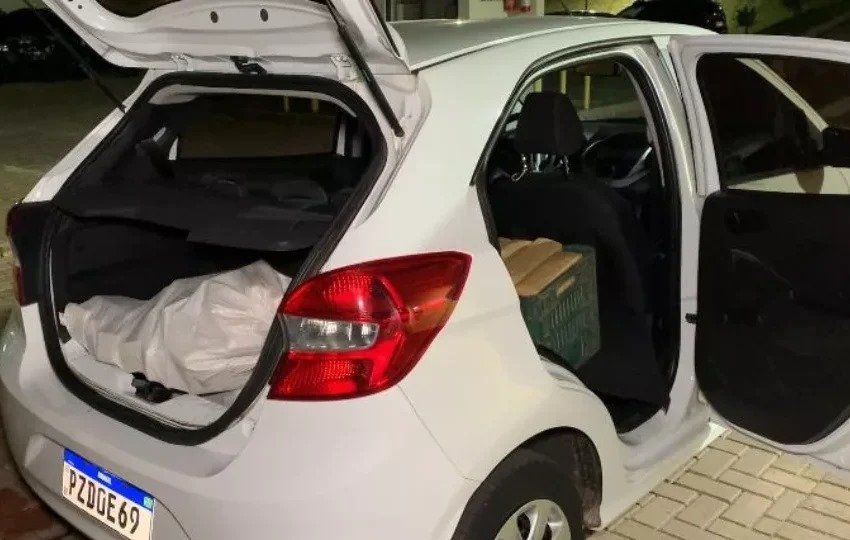  PRF apreende carro carregado com 116 kg de maconha na BR-277