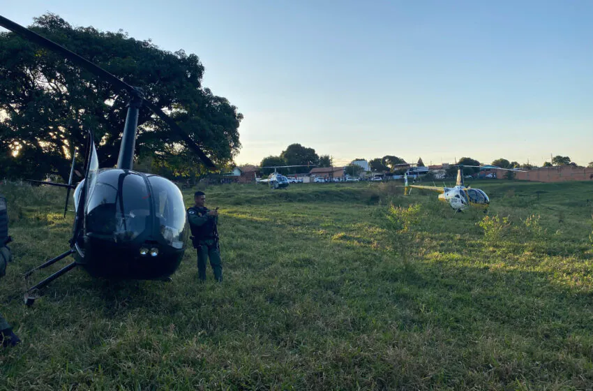  Helicóptero Falcão da PM ajuda PF a interceptar aeronave com 243 kg de cocaína