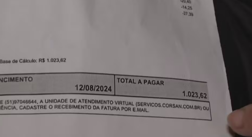  Moradores de Canoas atingidos por enchente sofrem cobrança de água de R$ 1 mil após voltar para casa