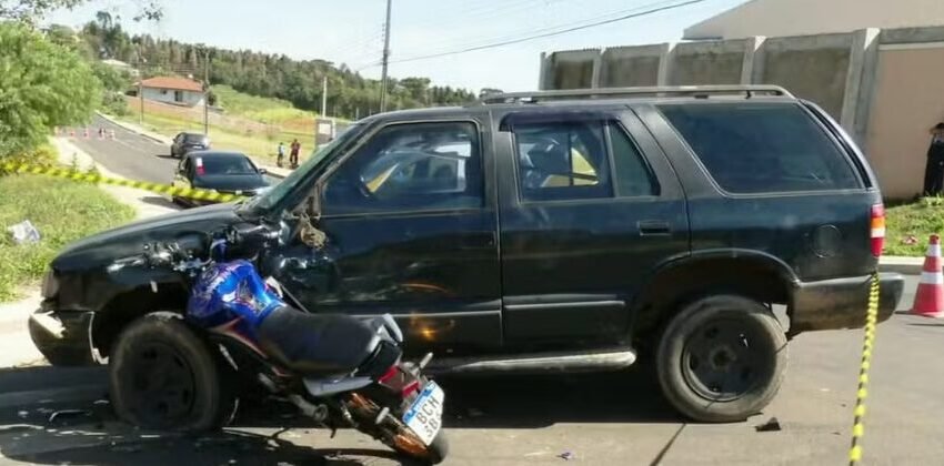  Jovem de 20 anos morre em acidente entre moto e carro após motorista fugir sem prestar socorro no Paraná