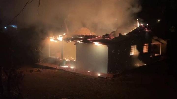  Casal de idosos pede ajuda da população para reconstruir sua casa que sofreu incêndio