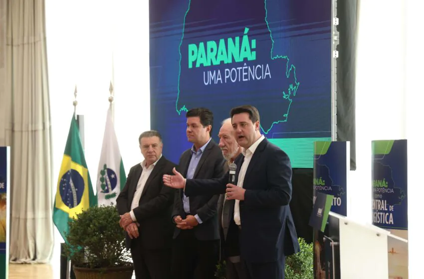  Ratinho Junior apresenta resumo que demonstra avanços econômicos e sociais do Paraná a empresários