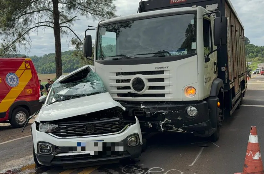  Duas pessoas morrem em colisão entre carro e caminhão na PR 180, trecho que liga Francisco Beltrão a Dois Vizinhos