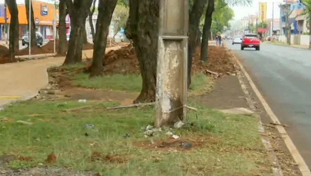  Soldado do Exército do PR perde a vida após perder controle de motocicleta e bater em poste