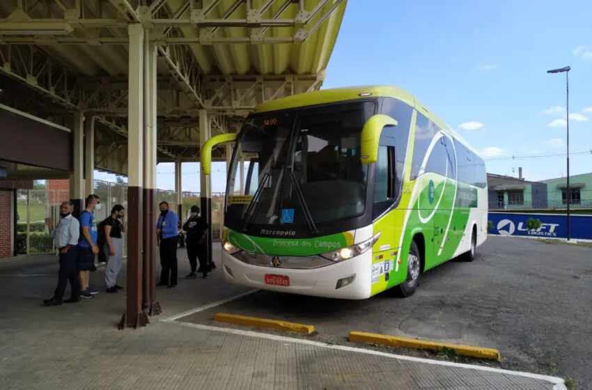  Governador do PR sanciona lei da gratuidade de passagens para idosos nos ônibus intermunicipais