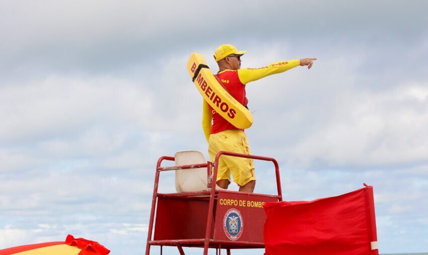  Cuidados na praia: Corpo de Bombeiros Militar reforça orientações aos banhistas do Paraná