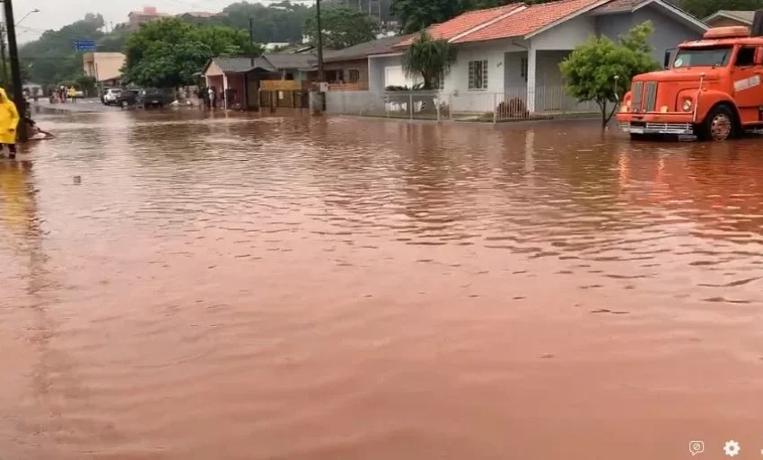  Dois Vizinhos alaga com fortes pancadas de chuva