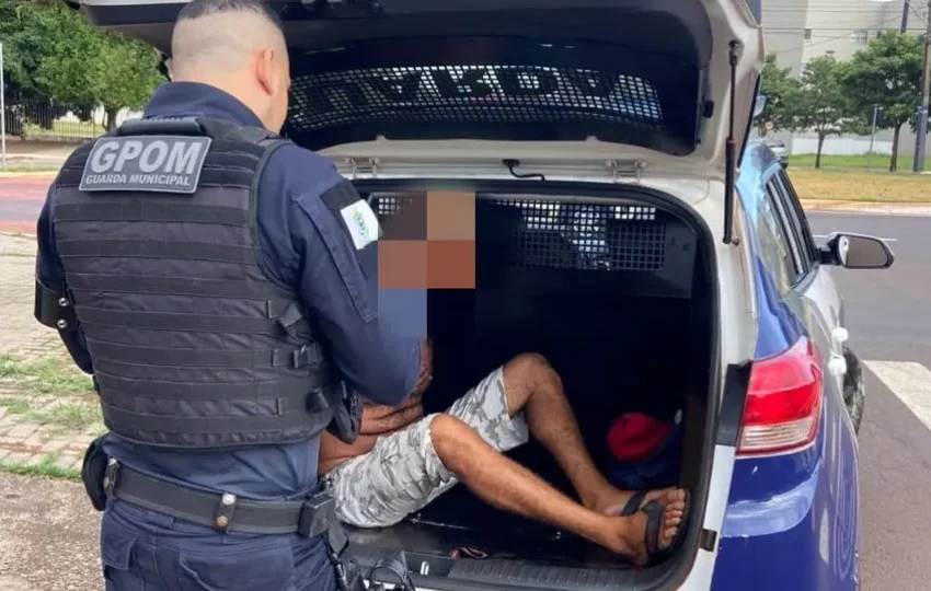  Homem é detido por desacato, desobediência e resistência no Paraná