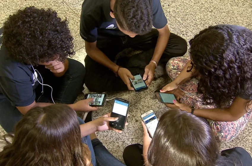  Volta às aulas sem celular: entenda como funcionará a nova lei