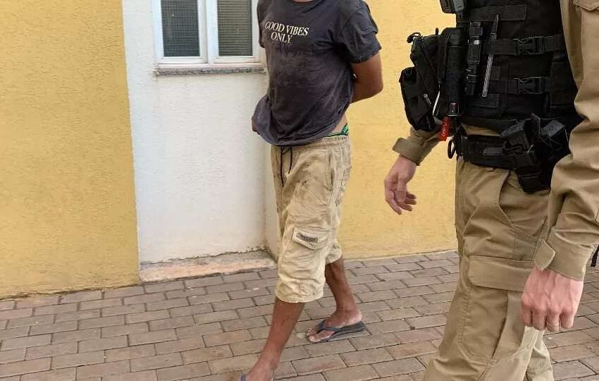  PM aborda homem em situação de rua por causar transtornos