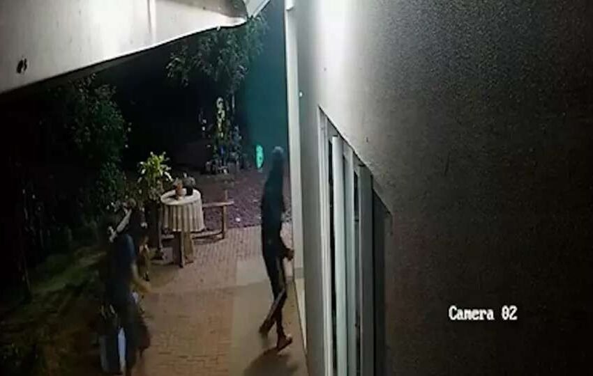  Casal de idosos são rendidos por assaltantes durante roubo