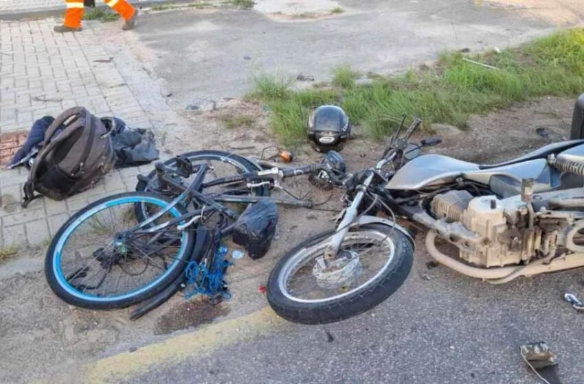  Colisão em semáforo resulta em motociclista e ciclista entubados no local