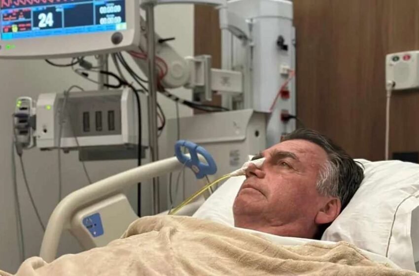  Bolsonaro relata dificuldades na recuperação: “Tentando ter forças para sair da cama”