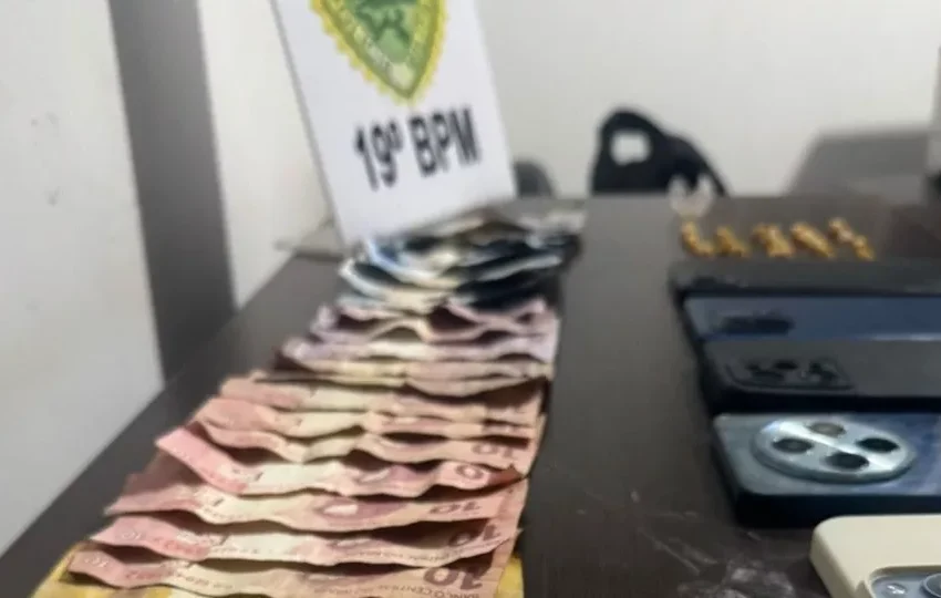  Seis pessoas são encaminhadas à delegacia após fechamento de ponto de drogas