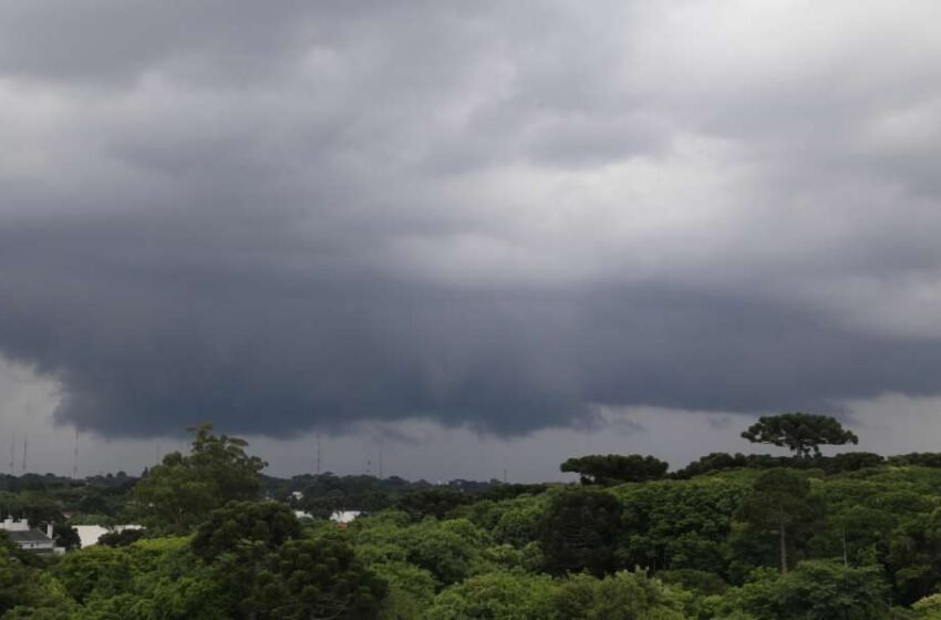  Temporais no Paraná: Defesa Civil alerta para riscos e orienta população