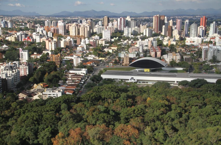  Estudo revela que 209 municípios do Paraná apresentam alto desenvolvimento social; Curitiba é a melhor capital