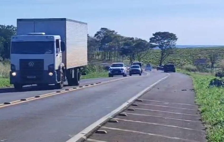  Manifestação pacífica: indígenas liberam BR-272 no PR após negociação com PRF e Força Nacional