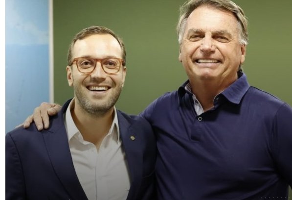  Filipe Barros (PL) Deltan Dallagnol (Novo)  despontam como os principais nomes na corrida pelas duas vagas ao Senado Federal no Paraná