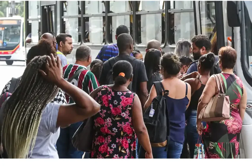  Taxa de desemprego recua e registra melhor resultado de maio em 12 anos