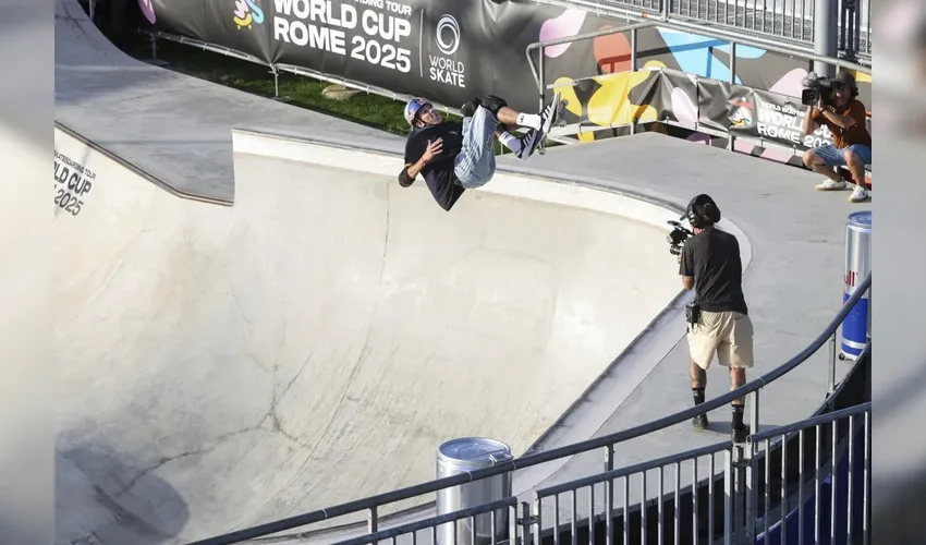  Fenômeno do skate, Gui Khury repete 900 graus duas vezes e leva bronze em Roma; Brasil celebra pódio