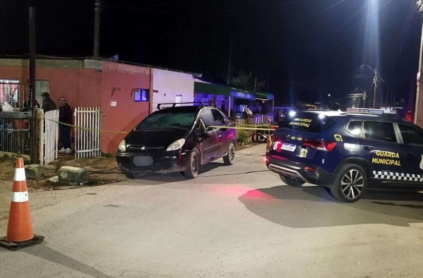  Homem é morto a facadas pelo atual da ex na frente da filha
