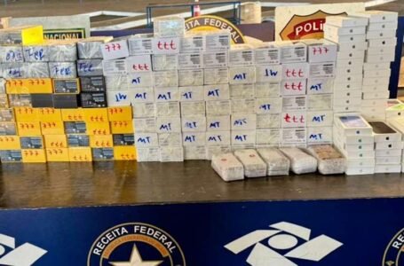 Receita Federal encontra 190 celulares escondidos em fundo falso de caminhonete