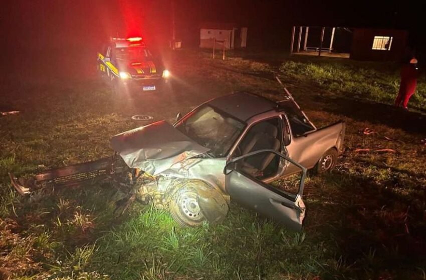  Colisão entre courier e ônibus da saúde deixa dois feridos graves na BR-277