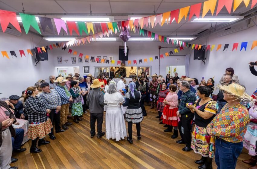  Melhor idade participa de atividades festivas no CEU das Artes e no Centro de Convivência dos Idosos