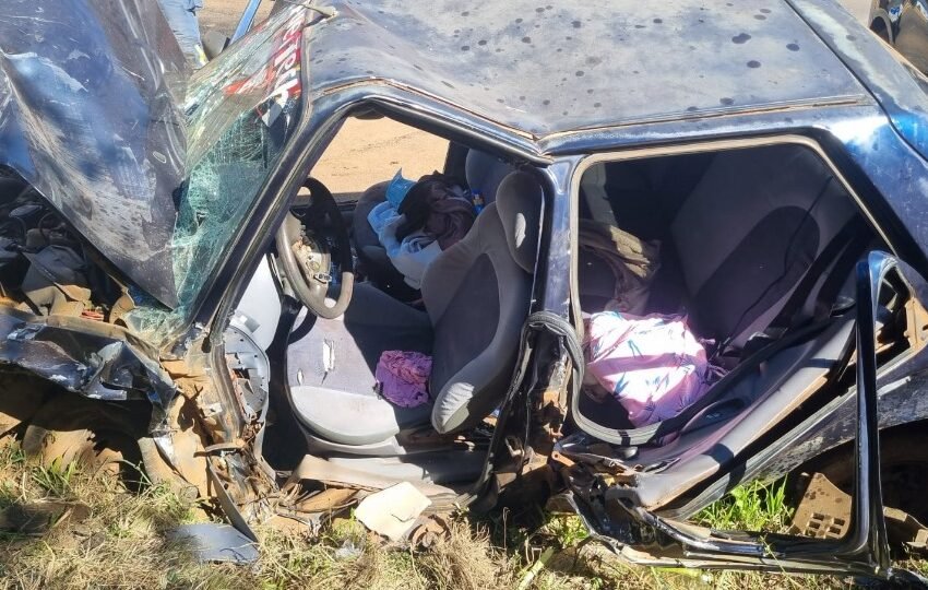  Acidente na pr-466: cinco pessoas se ferem em colisão frontal, crianças estão entre os feridos
