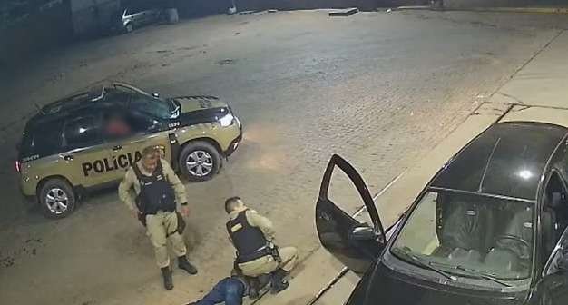  Vítima consegue fugir de ex-companheiro e pede socorro a policiais em posto de combustível