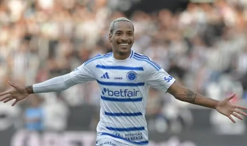  Cruzeiro vence o Botafogo e reassume a liderança do Brasileirão