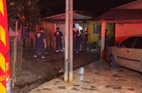 Polícia investiga homicídio de três jovens em bairro residencial