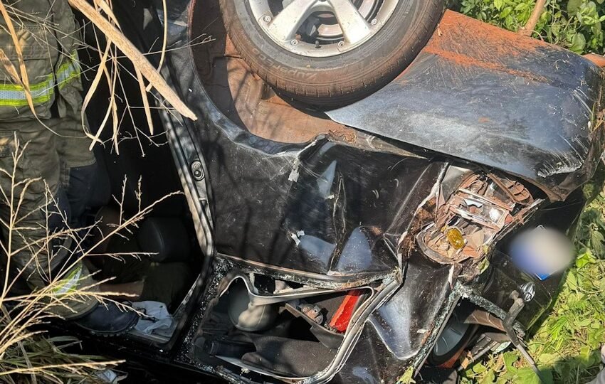  Capotamento em Foz do Iguaçu deixa homem morto após veículo cair em ribanceira