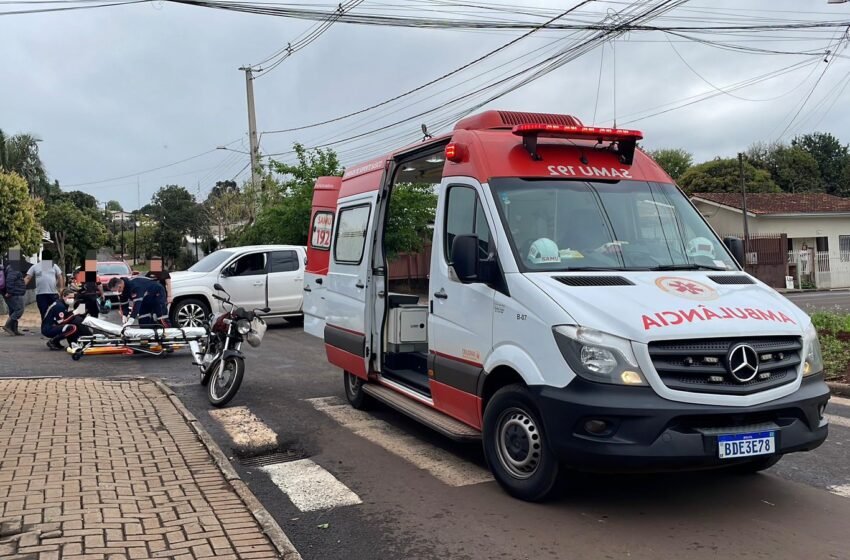  Colisão envolvendo motociclista e caminhonete na rua, em Dois Vizinhos