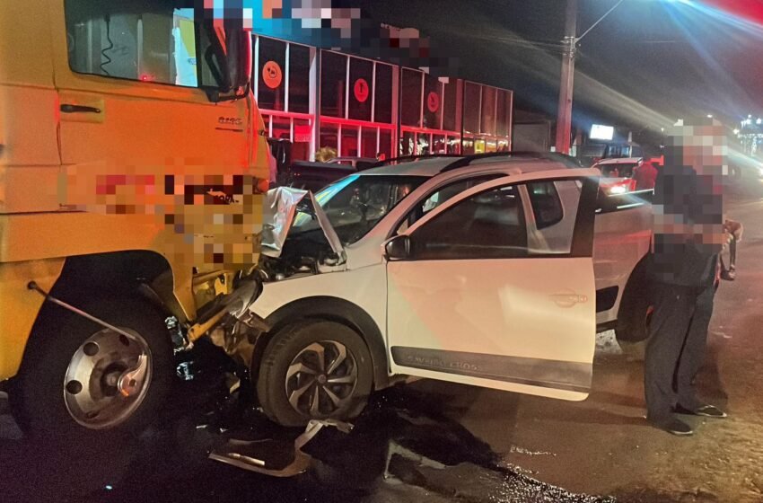  Colisão frontal deixa condutor ferido em Dois Vizinhos