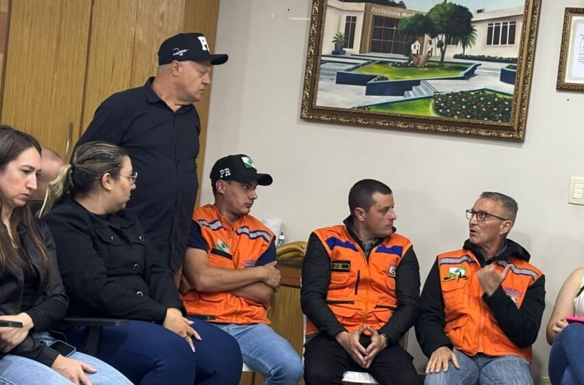  Prefeito convoca secretariado e defesa civil para discutir estragos causados pela tempestade