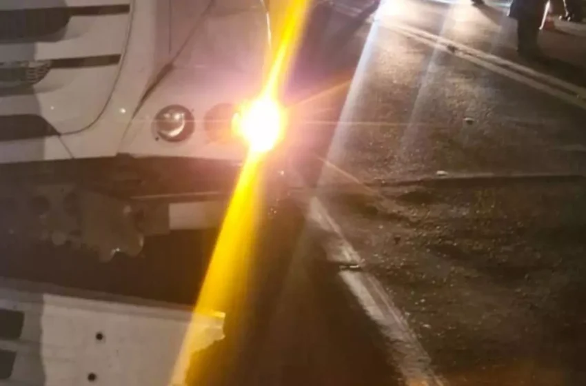  Acidente na BR-282 mata idoso atingido por três veículos em sequência
