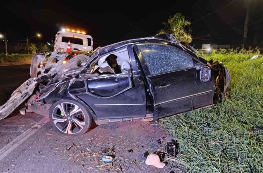 Acidente fatal na BR-376: jovem morre após colisão violenta contra árvore