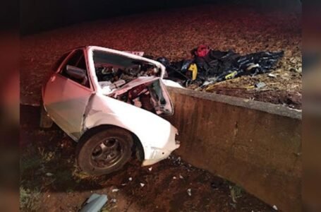 Colisão na PR-462 deixa jovem de 22 anos morto e preso às ferragens