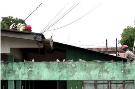Ataque a tiros termina com jovem morto ao tentar fugir pelo telhado