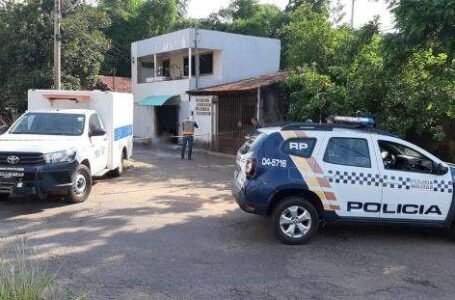 Suspeito de esfaquear ex-companheira é encontrado morto em terreno