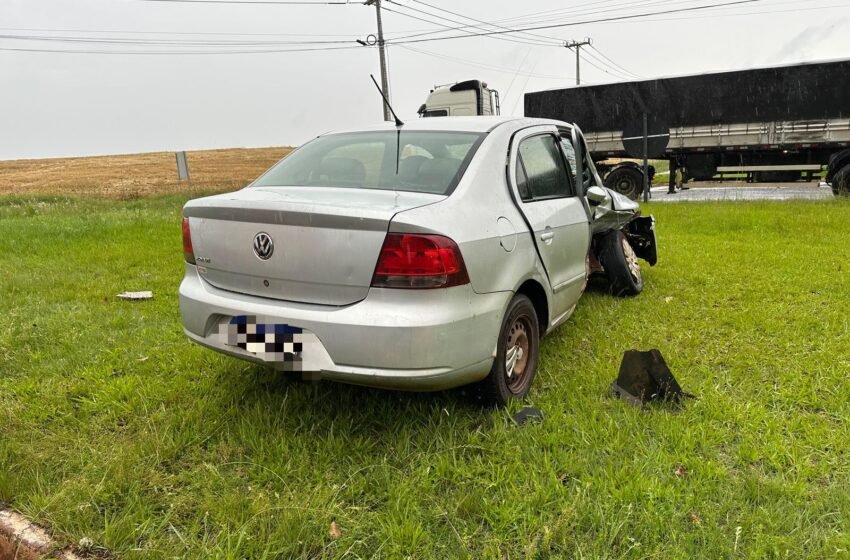  Colisão entre carro e camionete deixa uma pessoa ferida na rodovia entre São Jorge e Dois Vizinhos
