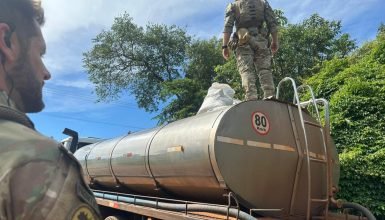  Carga ilegal: caminhão de leite transportava 4 toneladas de agrotóxicos em BR do PR