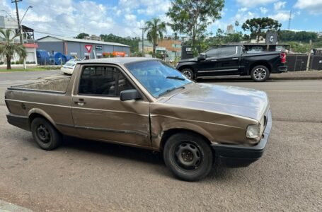 Colisão entre Peugeot e Saveiro deixa passageiro ferido no Centro Sul em Dois Vizinhos