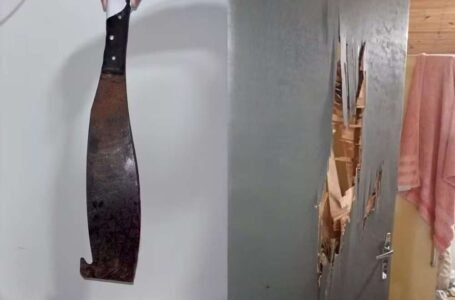 Por ciúmes, homem ataca companheira com facão e causa ferimentos graves