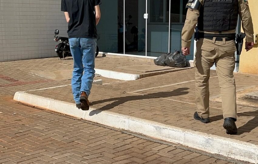  Patrulha Rodoviária Estadual apreende carga de agrotóxicos na BR-277