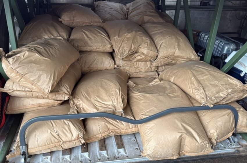  Mais de uma tonelada de leite em pó argentino é apreendida pela Receita Federal no PR