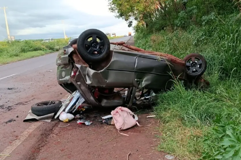  Acidente com capotamento na BR-163 fere oito pessoas, incluindo crianças pequenas